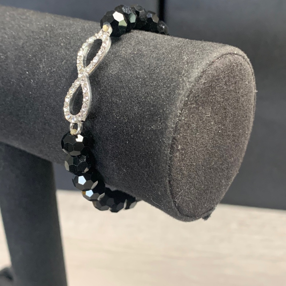 Black Beaded Infinity Stretch Bracelet Silver Tone Rhinestone Charm 6 Inch
